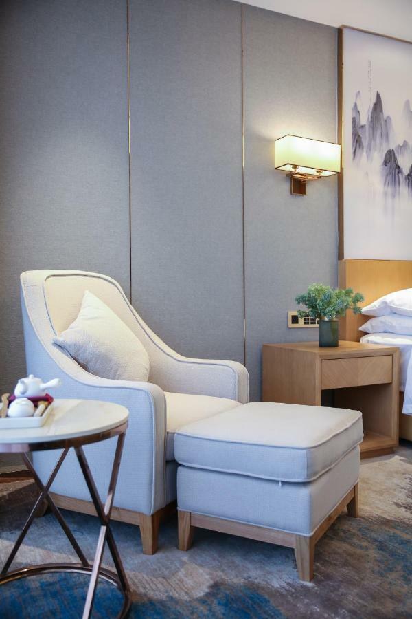 Venus Royal Hotel Foshan Kuiqi Road Metro Station 외부 사진